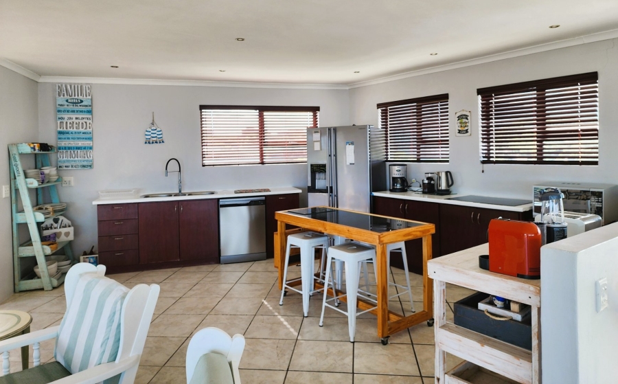 6 Bedroom Property for Sale in Kleinbaai Western Cape